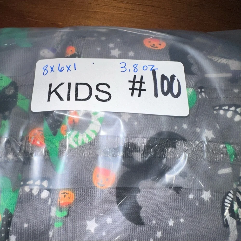 Tommy Bahama 2-Piece Gray and Green Halloween Pajamas with Dinosaurs‎ 12 Months